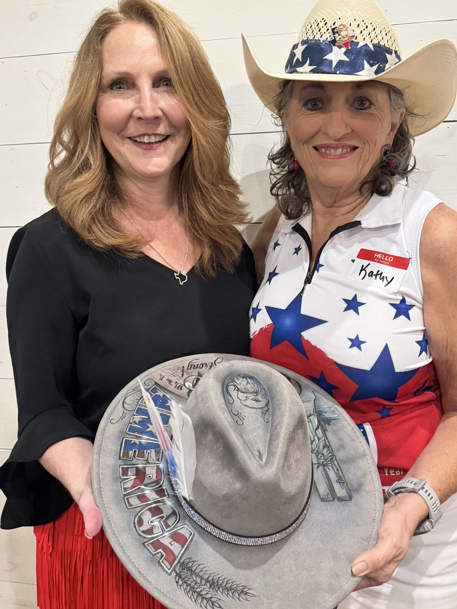 DrindaRandall's tweet photo. Over 100 at our first fundraiser! The Redder Texas team is the best. Looking forward to delivering wins for Texas. @CoveyTX @reddertexas https://t.co/4Ak3t18KDf