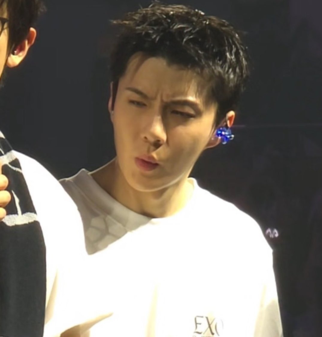 mdzlhcy​ ' my youth is EXO tweet media