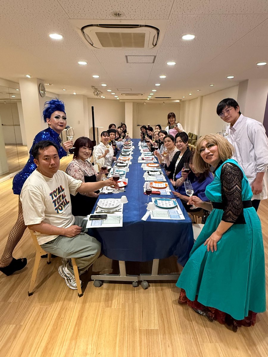majoritah's tweet photo. 第3回｢魔女晩餐会｣ご来館ありがとうございました🍴本日は14品。
🍴人参ムース
🍴蕪ポタージュ
🍴鰻茄子テリーヌ
🍴盛り合わせ
🍴サーモンのニンニク胡麻
🍴アボカド豚肉巻オレンジ香草ソース
🍴プーパッポンカリー
🍴洋梨クラフティ
🍴南高梅ジュレ
☕アイスコナコーヒー

次回は11月？
#魔女晩餐会 https://t.co/0fKXQirJPD