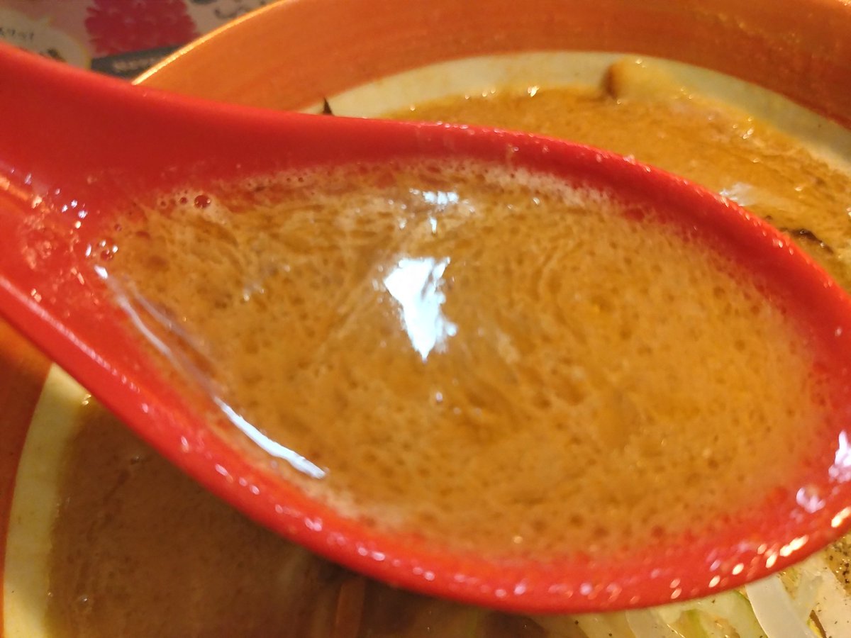 TAKA50924565's tweet photo. (^ら^)

秀吉

味噌豚骨カレーラーメン（家康？）

いろいろ食べて全部美味しいから期待はしてたけど、予想以上にうまかった。
豚骨・味噌・カレーがバランスよく、味噌の甘み、カレーのスパイシー感で、濃厚かつ飽きない。
��レーラーメンランキング（私調べ）トップに躍り出た(^○^)

＃ラーメン https://t.co/CyiSOKr06v