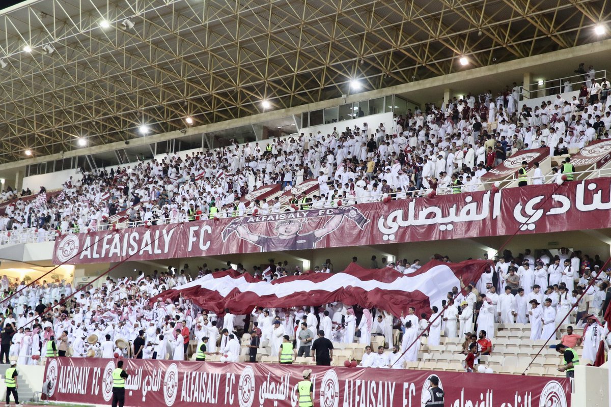 shdadd_mu's tweet photo. عاد نادينا العريق #الفيصلي لمكانه الطبيعي

عاد بطل الكأس الملكية 2021 م 

عاد من مثل الوطن في  المشاركة المميزة في دوري ابطال اسيا ووصل لدور الـ ١٦ وابطال الخليج وابطال العرب . 

عاد النادي الذي يعيد اكتشاف اللاعبين ويمد المنتخبات الوطنية بالنجوم بمختلف الدرجات وكافة الألعاب . 

عاد #الفيصلي وقد عنونوها في تغريداتهم 

عدنا يارفاق ، هيا بنا الى روشن !!

بطموحات عالية وتحدي كبير يعود عنابي سدير الى روشن المكان الذي كون فيه ارث كروي ومنجزات تاريخية، عاد ليجدد الأمجاد والانجازات ويساهم في تطور كرة القدم السعودية من خلال مشاركته في الدوري الأقوى @SPL 

تستحق هذه الجماهير الكبيرة وهذا الفريق البطل ملعب جديد بأحدث المواصفات والتقنيات ليواكب مع اشقائه في الأندية الأخرى تطور الرياضة السعودية . 

@mosgovsa 
@AbdulazizTF