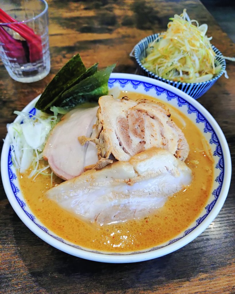 toshibotan's tweet photo. 中田『雪ぐに』🍜083
味噌　ホロバラ　巻きバラ
ネギメンマライス

久々のデフォ味噌🍜
やっぱりこれが一番好き😍
限定のホロバラ柔らかトロトロ😍
ネギメンマライスとセットで大満足
激旨でご馳走様でした🙏🏻 https://t.co/EcTVfawg7v