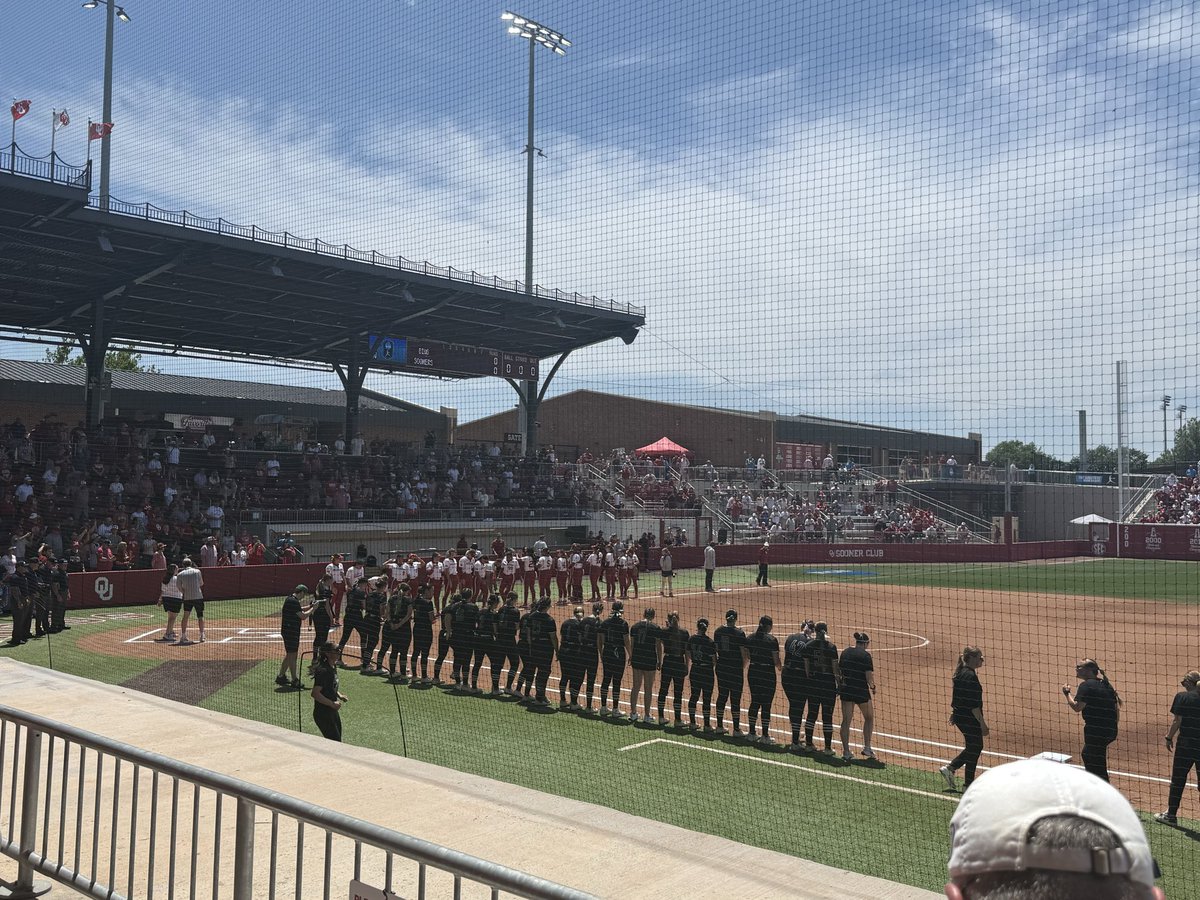 MyaCook42's tweet photo. Had the best time cheering on my future team this weekend at regionals at Love’s Field! Wouldn’t want to spend my weekend any other way! Go Bearcats!!!! 💚💚 https://t.co/UNXmnaOJGN