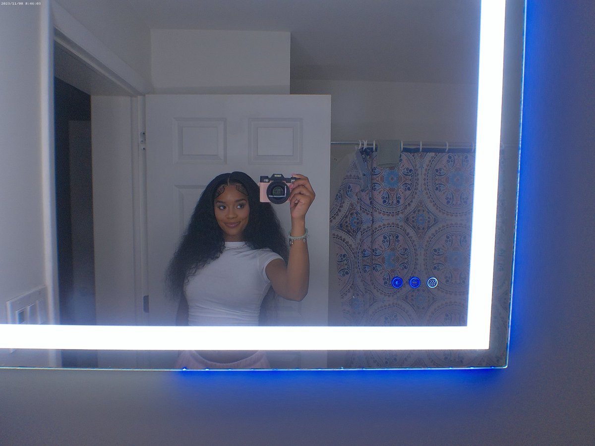 xobeyonica's tweet photo. the remedy for everything, it seems that’s you are 💕 https://t.co/3vslHSmySp