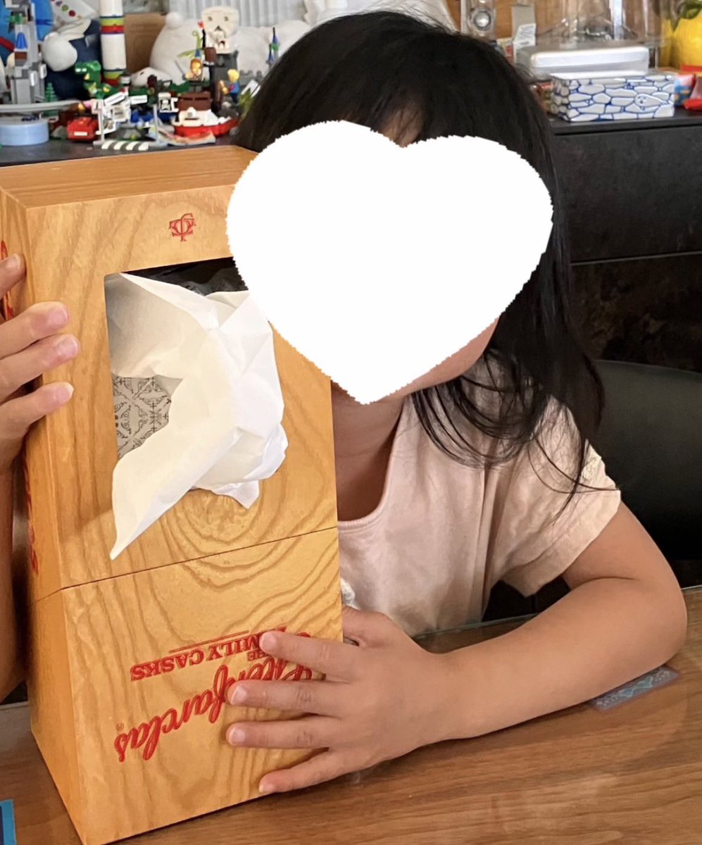 1192kondo's tweet photo. 子供作のティッシュケース
#グレンファークラス https://t.co/BF22jcpROv