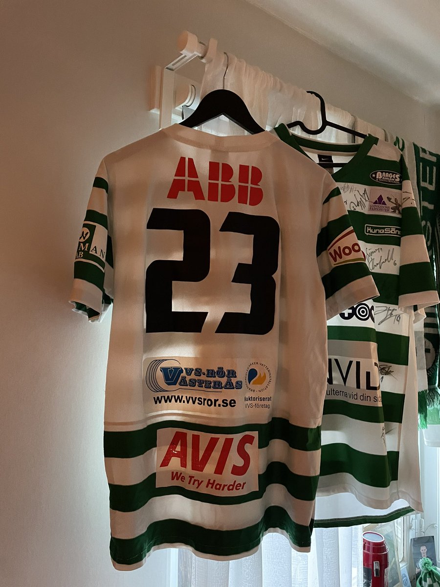 Brempa021's tweet photo. Detta slår nog Oscar Gröhn stället i ”fet-het”.
Ett matchanvänt ställ från Filip Tronét, 2016-ish! https://t.co/cYRBDykgRm
