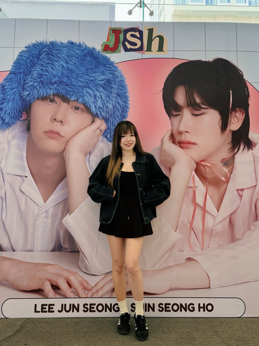 hiannassi's tweet photo. Không tin được có ngày toy được gặp cả 2 mà còn ở ngay thành phố mình sống. Cảm ơn vì đã chọn Nha Trang là điểm đếnnnn 🥰🤗

#Junseongho #준성호 https://t.co/RdZzh94qZK