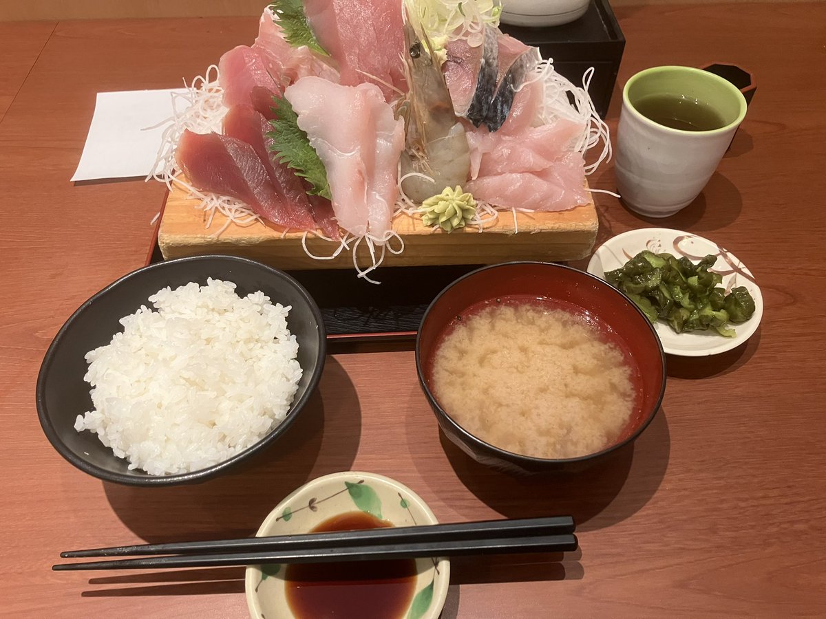 しえすた tweet media