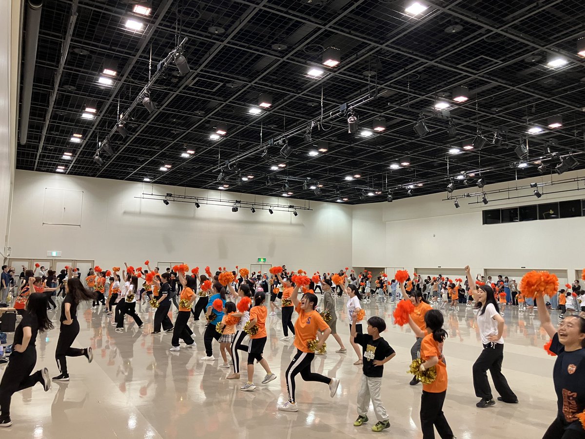 spulse_dance's tweet photo. 🥦野菜をMOTTO presents 国立で一緒に踊ろう！メモリアルダンスショー🍅
🏟おかえり、国立(ここ)は静岡。

練習会の2回目✌️

ダンスの特訓&amp;入退場のリハーサル🏃

皆さんぜひ国立でご注目ください🏟️

ダンススクールTOP🪩
🪩https://t.co/8q6Hn0Kdm7

#野菜をMOTTO
#エスパルスダンススクール
#spulse https://t.co/pghdDSPQOg