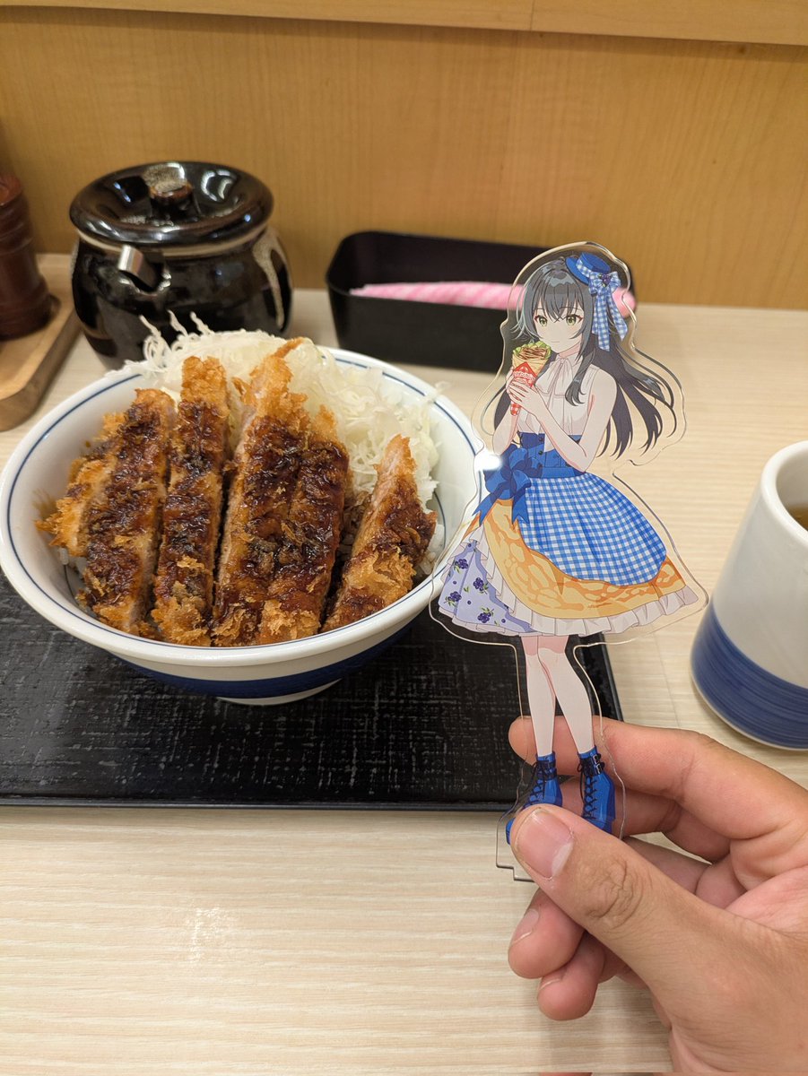 7star11486249's tweet photo. 手毬　カツ丼だぞ https://t.co/2z2T0C3Hnb
