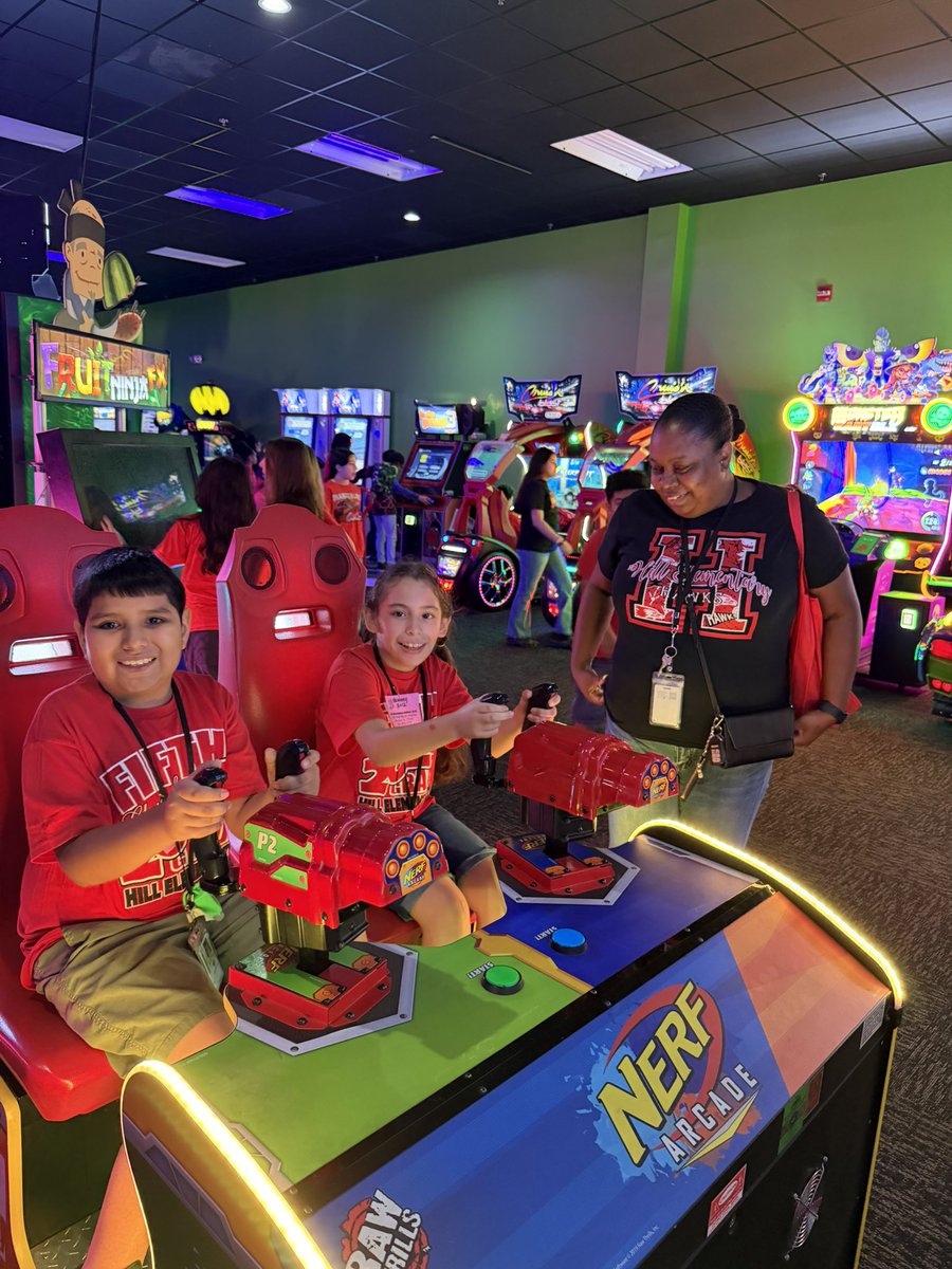 HillHawksES's tweet photo. On Wednesday, our 5th graders had a wonderful experience at Incredible Pizza @ipcconroe! 🍕 In fact, some of our 5th grade teachers also got to enjoy some time with their scholars as we approach the end of the year! 🕹️ #WeAreHawks #AldineStory #HawkNationPride https://t.co/bHnc5YQ7u7