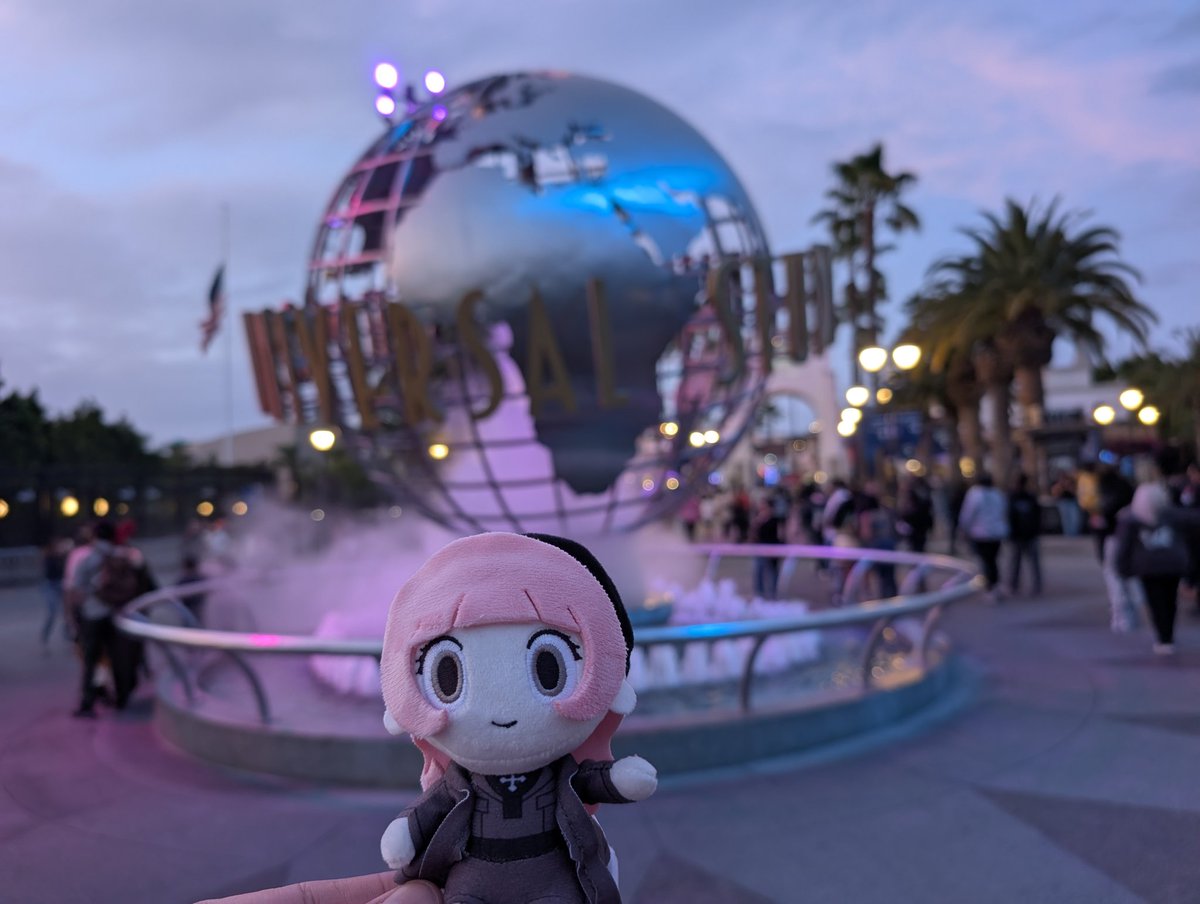 solrac1491's tweet photo. I can't wait to take Cali to universal fanfest!! Maybe we will run into Luffy!!! https://t.co/tWtM2IEigc