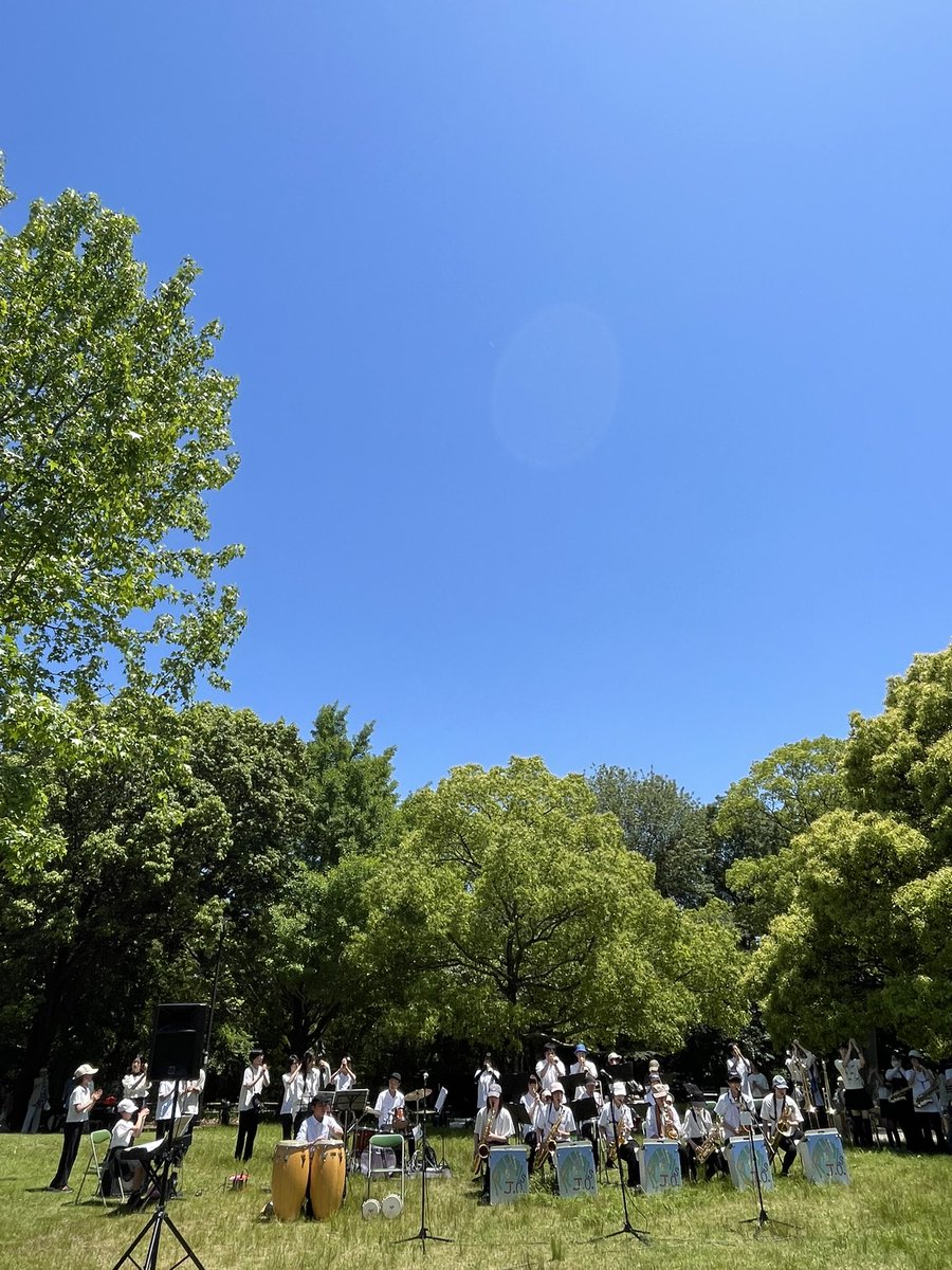 FHJO_LHJO's tweet photo. 本日は快晴のもとで千種区にある鹿子公園で開催されている"ちくさだいまつり"での演奏です♪ https://t.co/3OTlDIIZd4