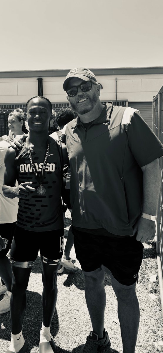 coachp_07's tweet photo. Finally got my guy @JaydenHall_ a state medal! Been so close for 3 yrs! 
Got 2 with @BethelTahkari today! 
Two of my favorites on the track and football field! 
Gonna miss these guys like crazy!! https://t.co/RT7BPKFxGJ