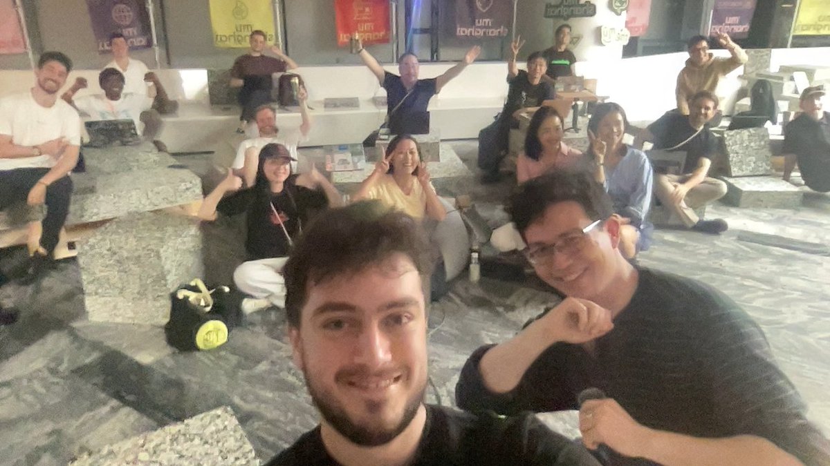 memehalis's tweet photo. VCN community going global ;) https://t.co/ZQYv0Yy5P0