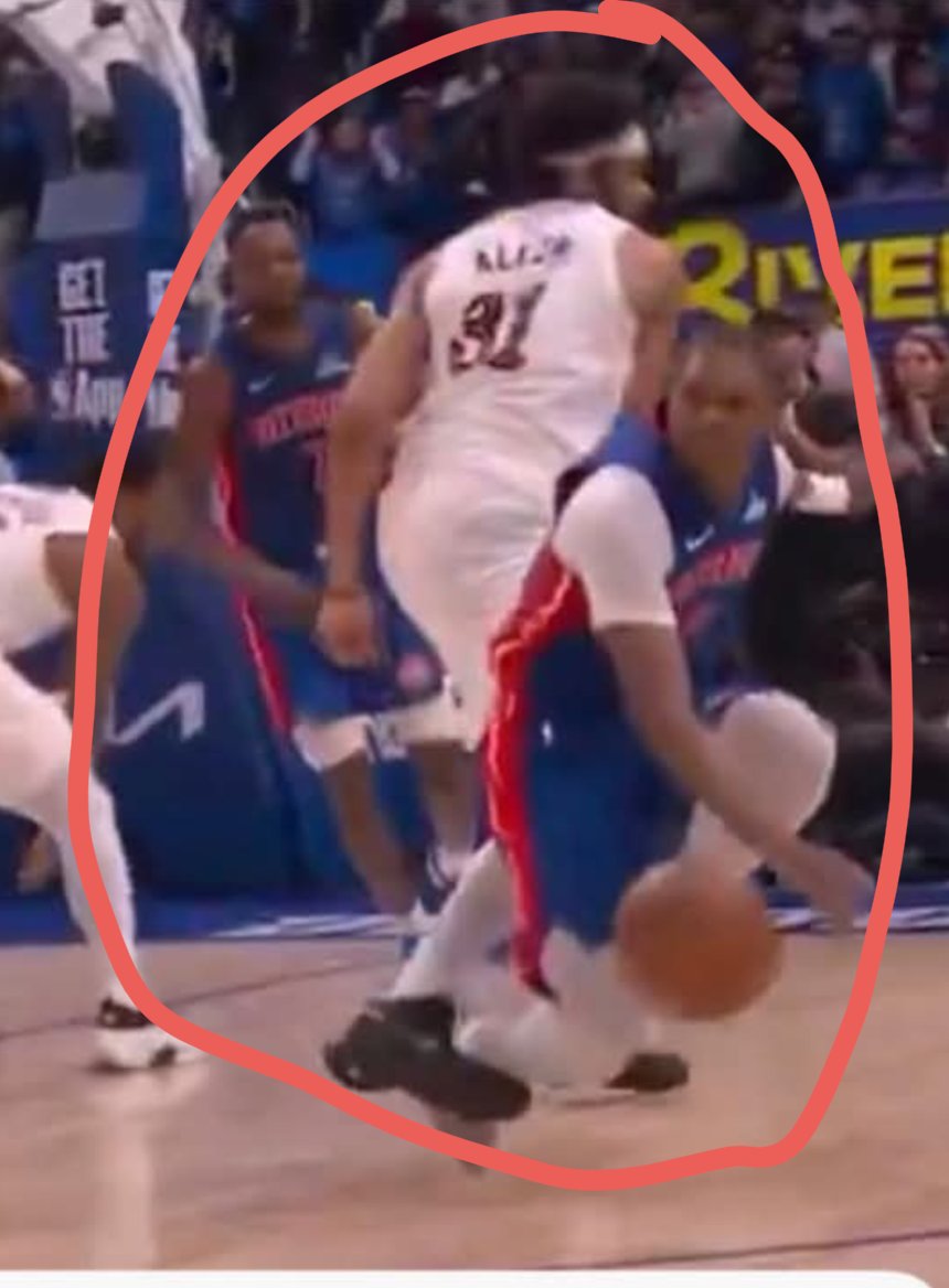 FeeNom23's tweet photo. @PensareBBall Really? 🧐 https://t.co/QhkWvwKQ0q