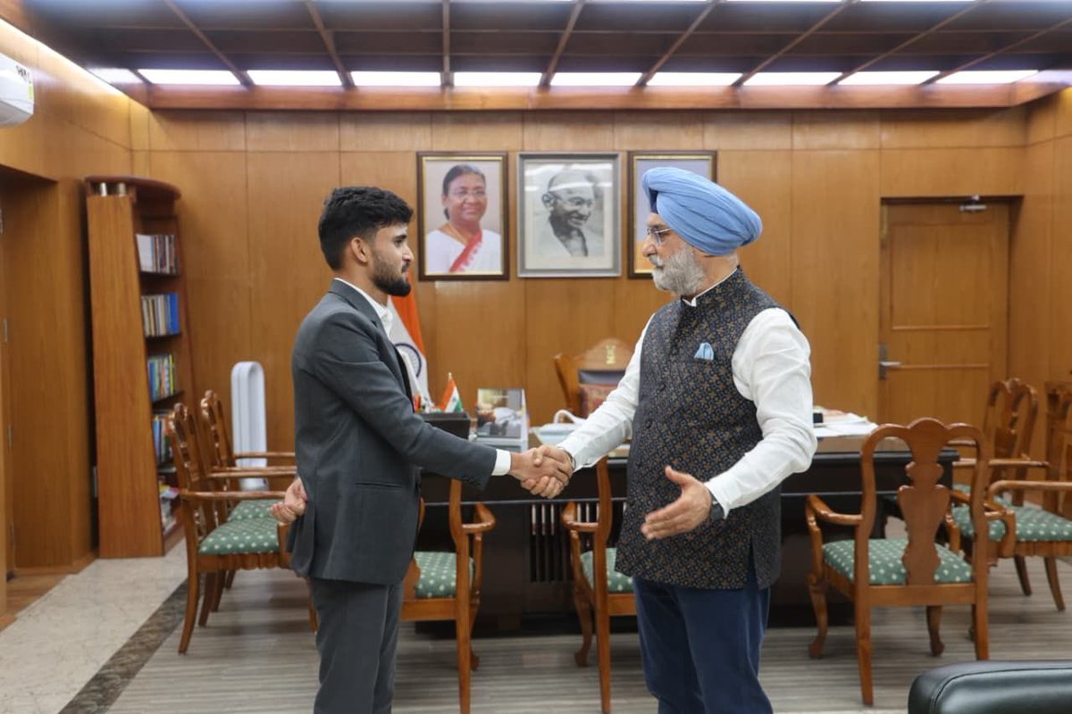 Lok Niwas Delhi 🇮🇳 tweet media