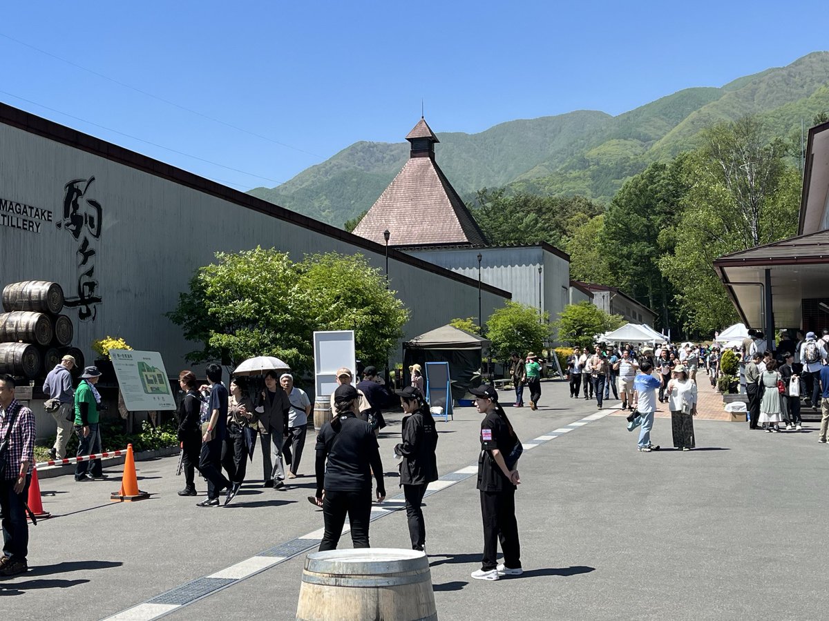 Kazuto_Hombo's tweet photo. 2026年5月17日晴天の下「駒ヶ岳蒸溜所祭り」スタートしました！
朝から多くのお客様にご来場頂き感謝です🙇‍♂️ https://t.co/KkBvrK34H3