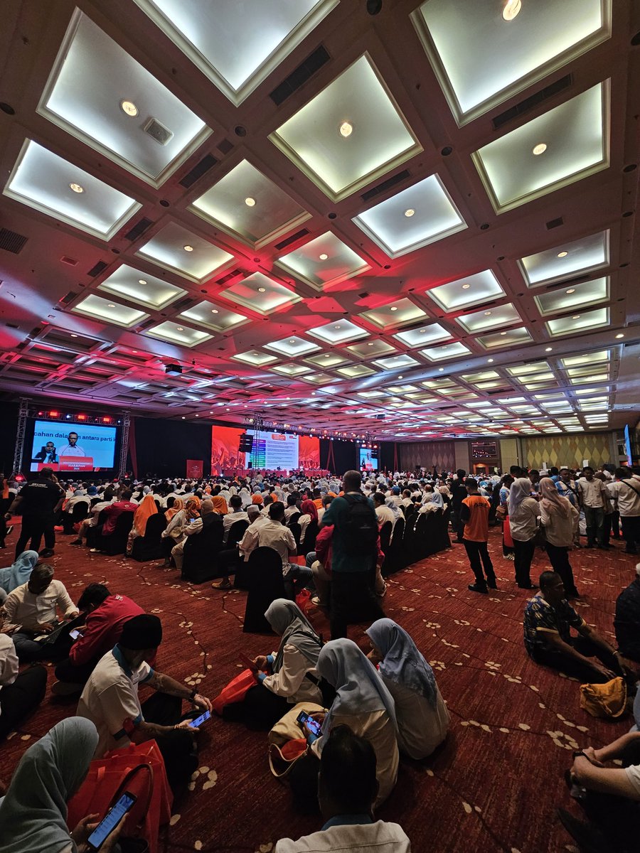 farhanzulkefly's tweet photo. Last Konvensyen PH tahun 2022 di Perak.

Hari ni momentum menuju PRU ke-16 dimulakan di Johor. https://t.co/kR9X5mZo7f