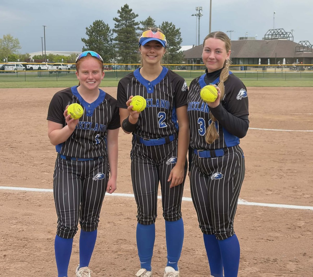 AGoldman2027's tweet photo. Day 1 of the Michigan Challenge➡️Success!  A few back-to-back home runs helped us come from behind in game 1.  Heading to the top 8 for bracket play tomorrow.  Let's go Eagles! @LHSEaglesSoftb1 @ipf18ucarter @IowaPremierFP @PaigeShannonIPF @OliviaPazIPF @CollegeBDJocks @CoastRecruits @SBRRetweets @DirectRecruits @DfwSho @DiamondAddicts @PrepSoftball @ExtraInningSB @LineDsoftball @folsomwrites @OutOfLField @statechampsmich @MIPrepZone @BryanEversonOP @SunilSportsNews @LHSeagle4sports