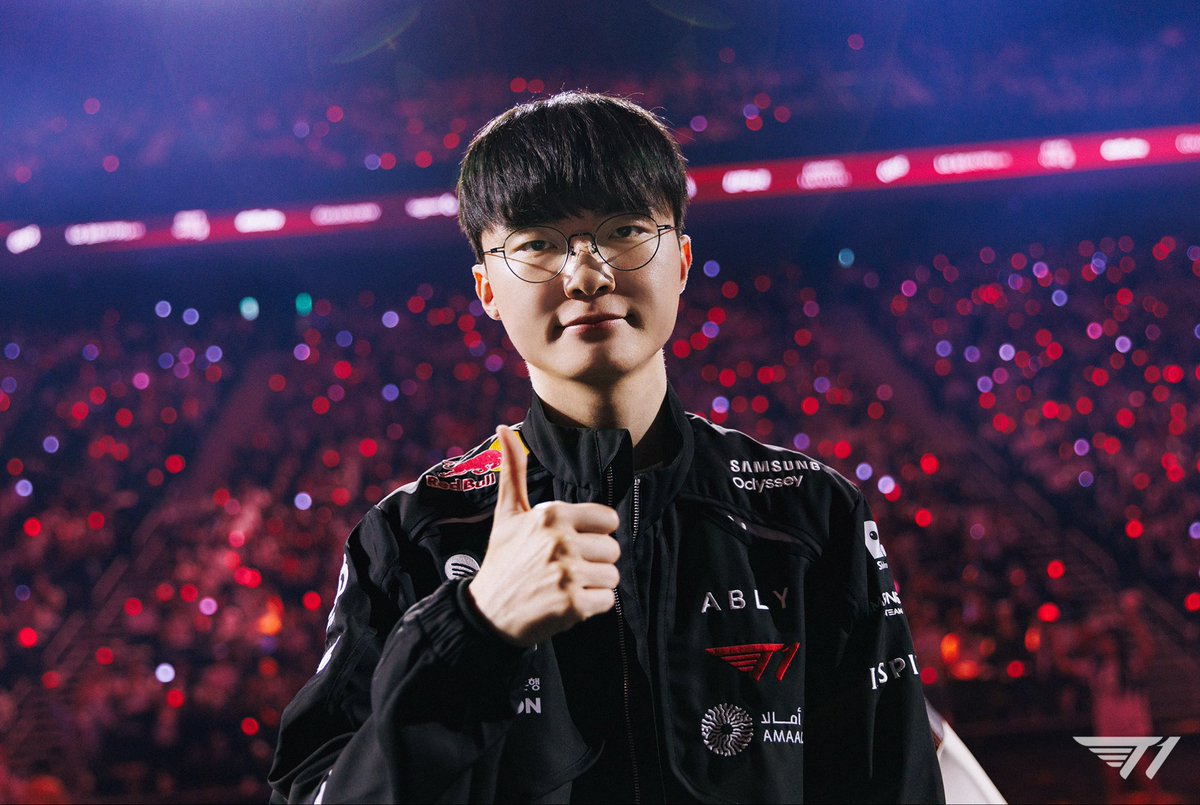 T1 LoL tweet media
