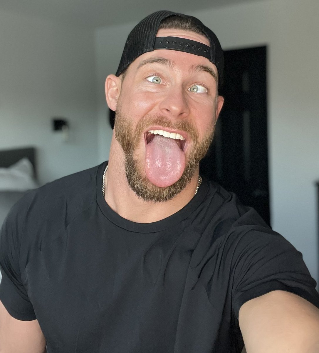kraxxoa's tweet photo. turning str8 men into ai porn slop for my own pleasure > 🤤🤤 https://t.co/W8Iyqr4UCI