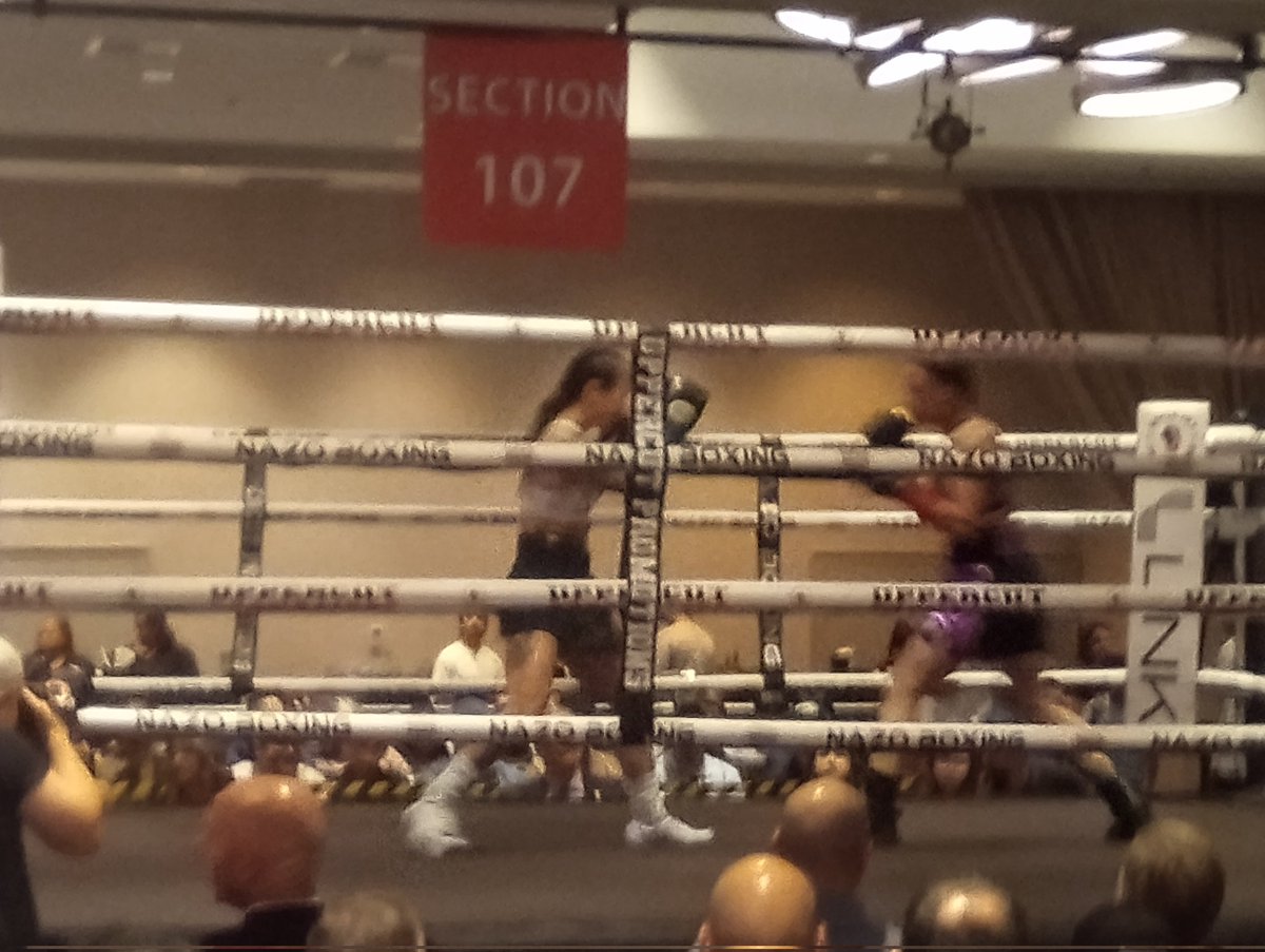 UppercutPromote's tweet photo. UD4 Furrow over Zhao #Sacramento #Boxing https://t.co/PspUIe4Yow
