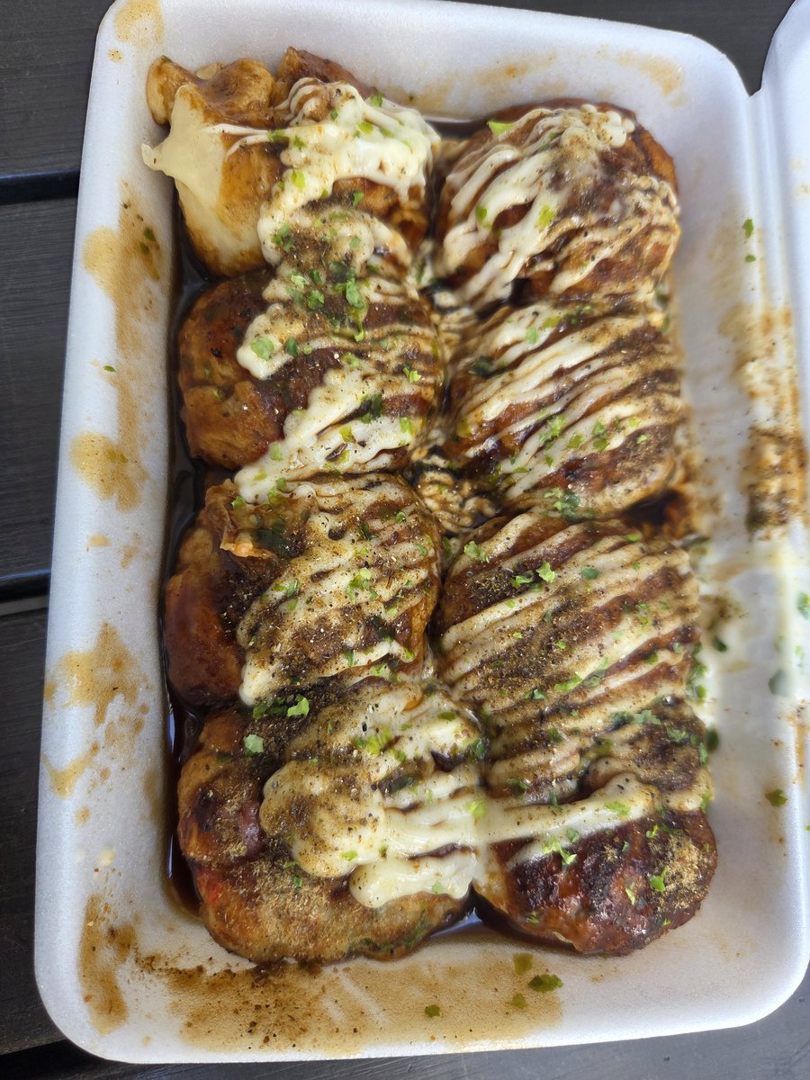 wataru6781's tweet photo. 個人的に大阪で1番おいしいたこ焼き
今日もリピートしました😁 https://t.co/WvwEP8hwME