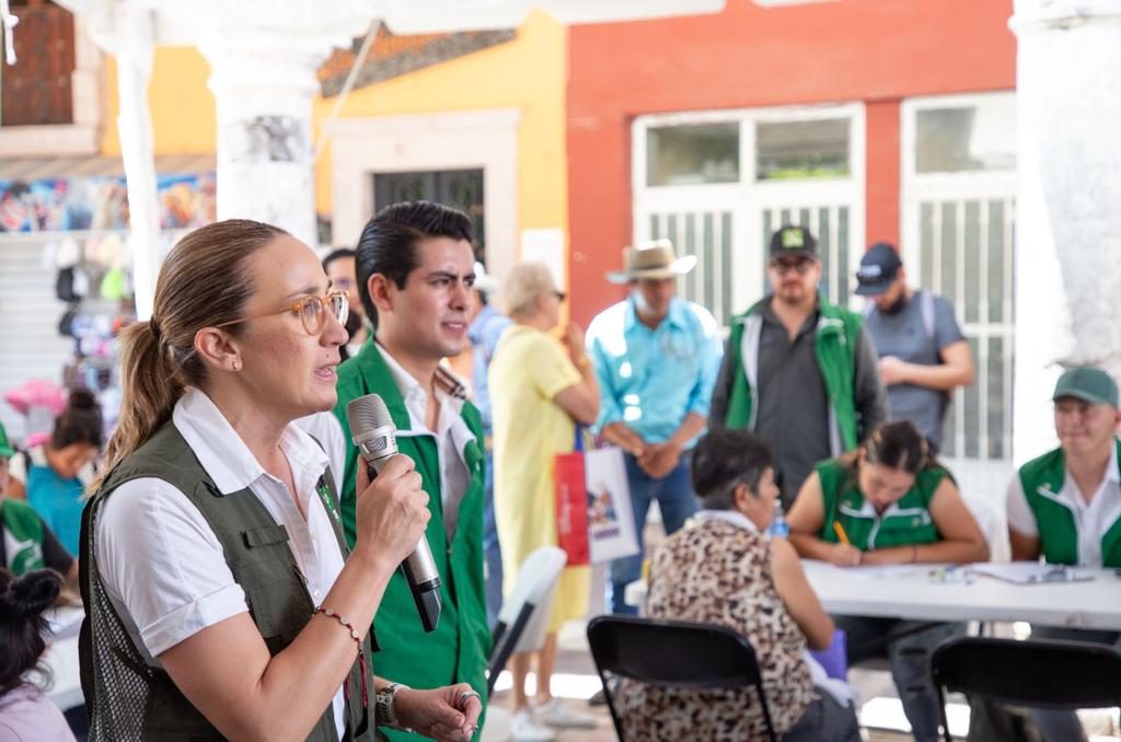 kikismf's tweet photo. 📍 Pénjamo, presente.
Arrancamos #CómoVesGuanajuato con mucha emoción, llevando apoyos que mejoran la calidad de vida de nuestra gente.

Seguimos recorriendo el estado, cerca de las familias y trabajando desde el territorio. https://t.co/reqbUXTbiy