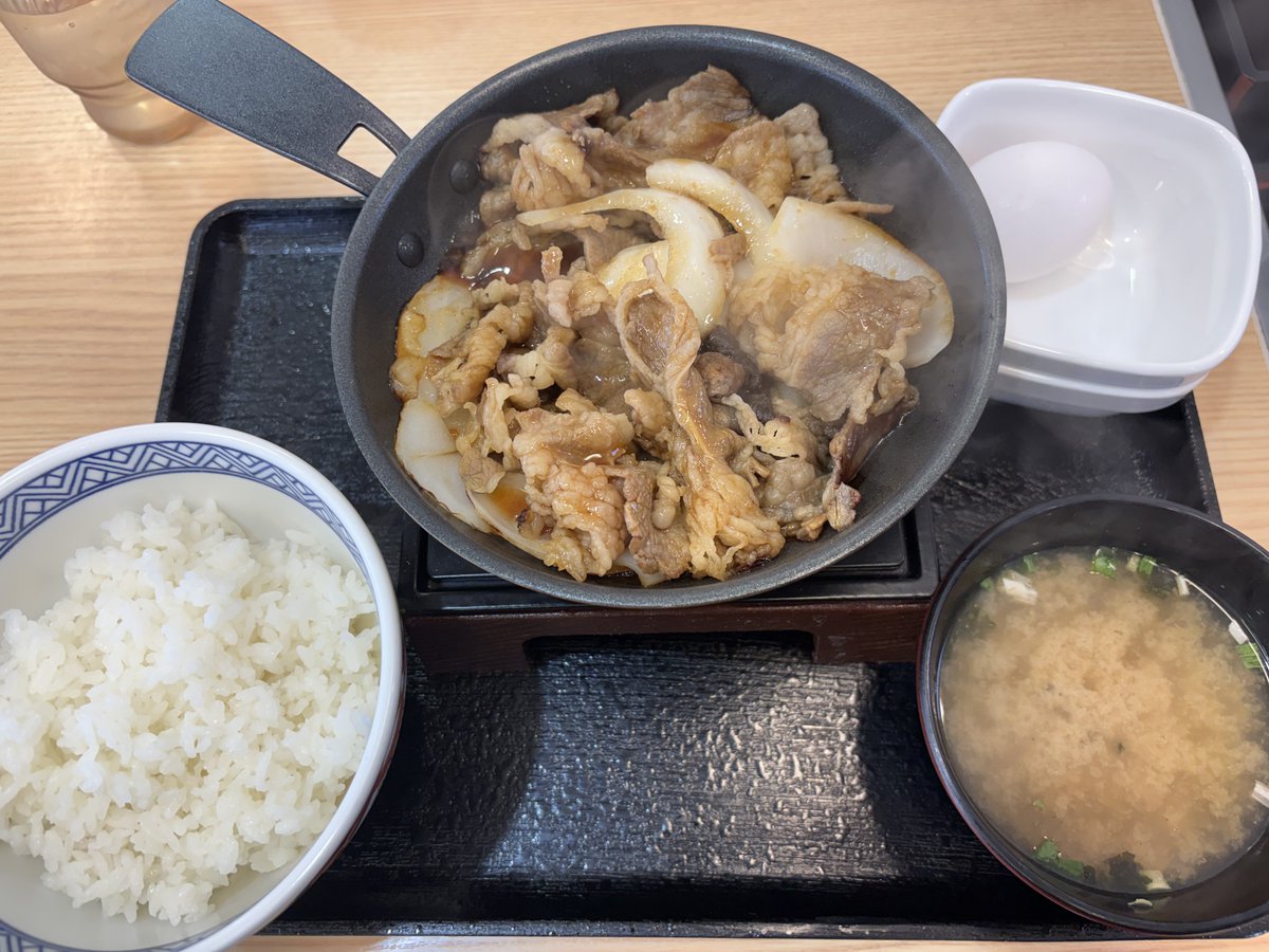𝕏バンビ tweet media