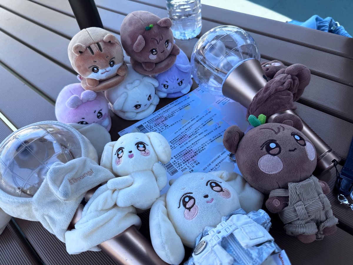 티니비니 tweet media