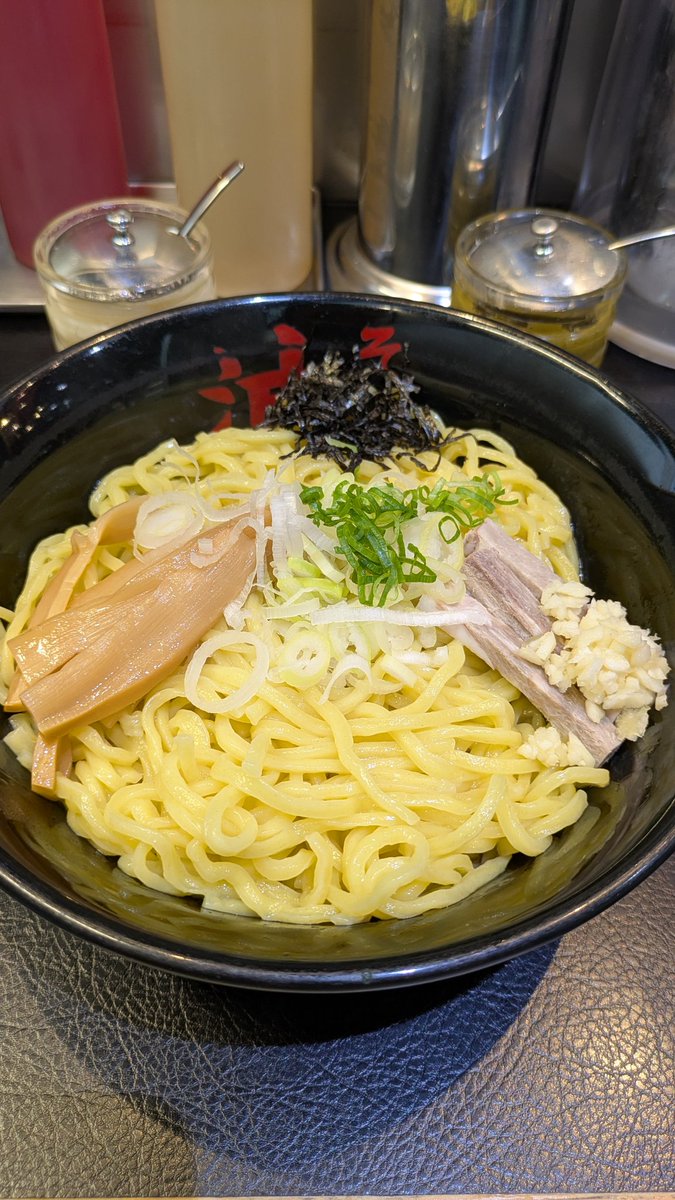 ロー tweet media