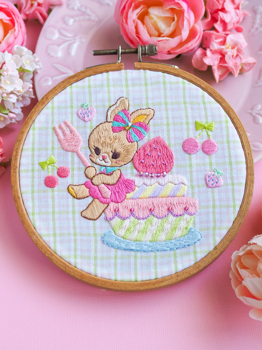 ハンドメイド　作家様　ベレー帽　うさぎ　花　スピカピカ 甘くて可愛いピンクのケーキ🍰 ぜーんぶ私のだよ💖 うさぎのスピカ