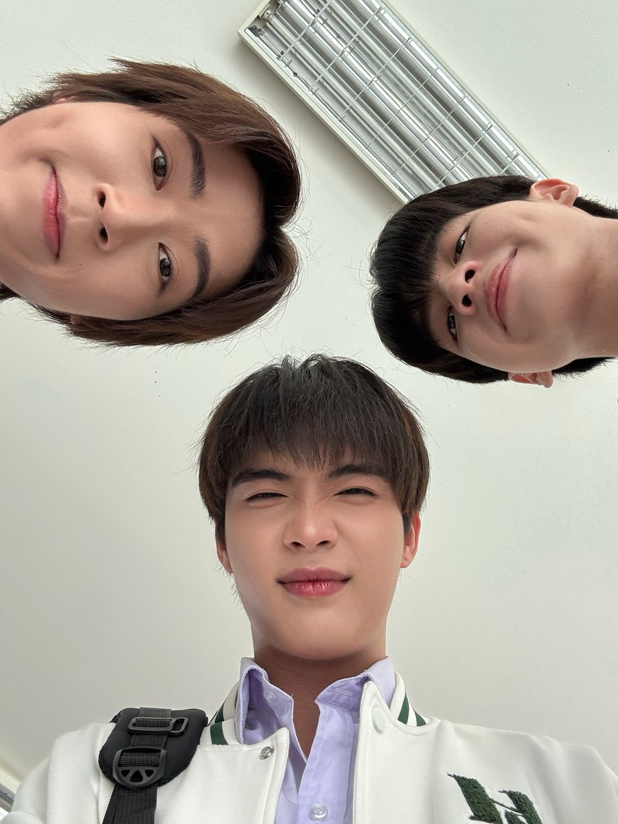เดือนหนาว สนิมย้อย❄️ tweet media
