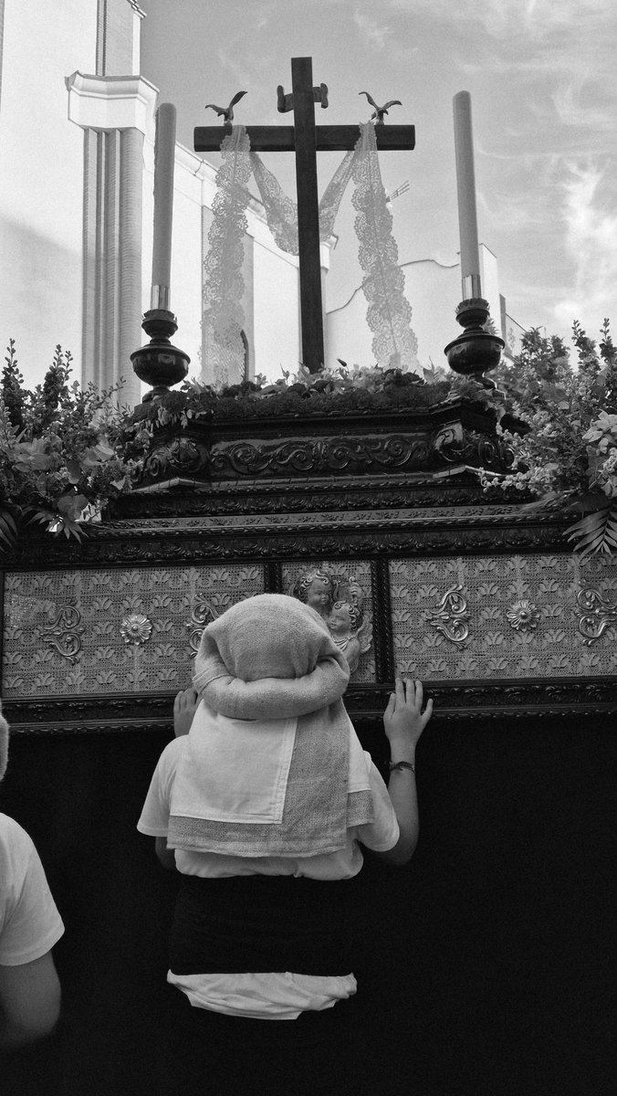 RobeCSP's tweet photo. Que no se  pierda la tradición,  ellos son el futuro, ellos son la cantera. @DoloresdelCerro #CruzdeMayo #DoloresdelCerro #tradiciones #futuroscostalerosycapataces https://t.co/UqYGvev1Gf