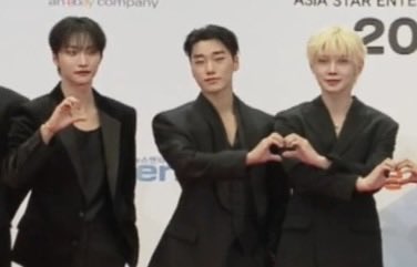 비위 𝜗ৎ ｡ tweet media