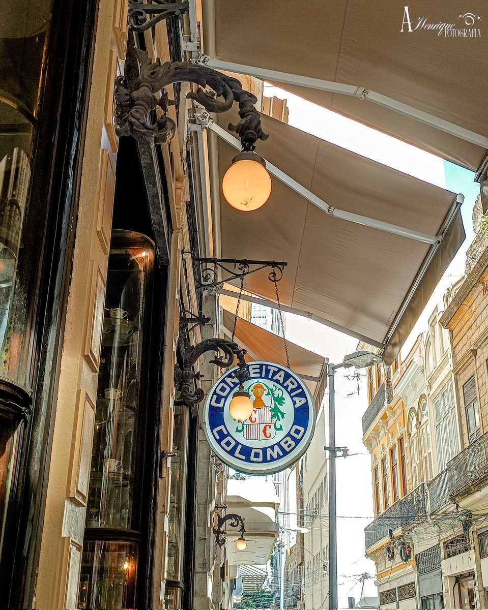 Henriquer_Ah's tweet photo. Confeitaria Colombo (Centro, Rio de Janeiro)

Fundada em 1894 a Confeitaria Colombo faz história no Rio de Janeiro.
Por mais de um século a Confeitaria Colombo é uma das mais respeitadas casas comerciais do país. ++

📌 Centro, Rio de Janeiro - RJ.
📸 Foto: Alexandre Henrique. https://t.co/ri1qlMM6xx