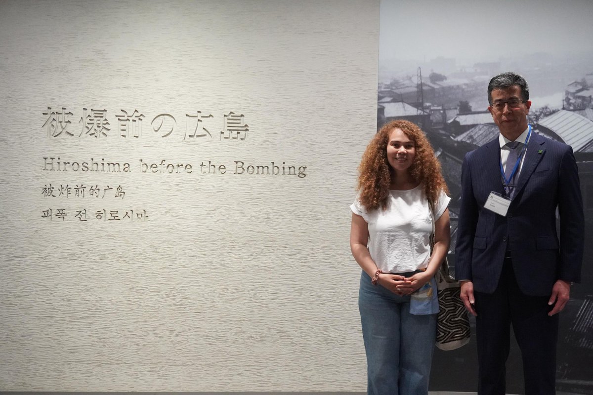 YeseniaOlayaR's tweet photo. Desde el Museo Memorial de la Paz de Hiroshima, el Gobierno del presidente @petrogustavo reafirma su compromiso con la cooperación internacional en ciencia, memoria y construcción de paz.
El intercambio de experiencias y capacidades entre Japón y Colombia fortalece las herramientas técnicas e institucionales para la preservación de la memoria histórica y la consolidación de una #CienciaParaLaPaz en nuestros territorios.
Agradecemos a Yoshifumi Ishida por este valioso encuentro y por abrir espacios de diálogo alrededor de la memoria, la reconciliación y la dignidad humana.
La diplomacia científica también construye futuro. 🇨🇴🤝🇯🇵
@MincienciasCo #CienciaParaLaPaz @peace