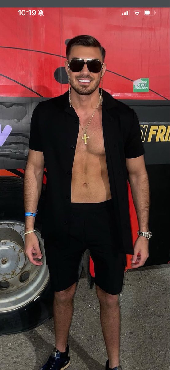 BARDHIZBURNER's tweet photo. WhItEs WiLl RiSe AgAin 🌈 haha how could you be white and be a midget 😭

Bro Can’t even Squat 135
@Warren_Britain https://t.co/YPicdg0YaE