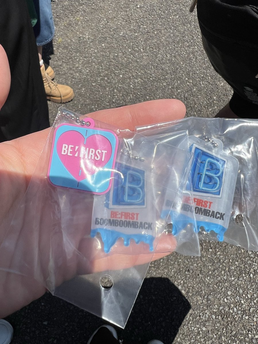 RENA tweet media