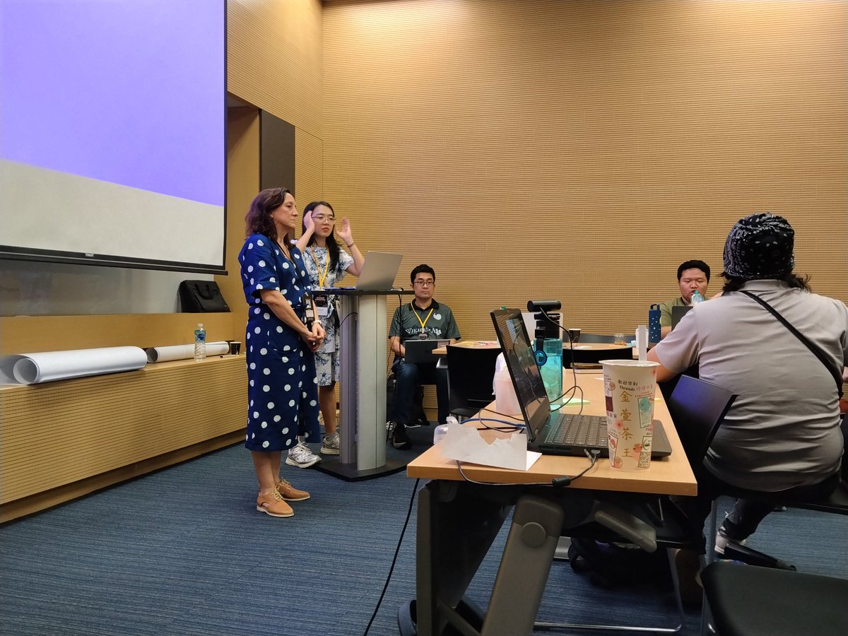 WikimediansJPUG's tweet photo. ルーム2はFuture of ESEAP Hub: Year 2 Onwardsが行われています。ESEAPは急速に立ち上げてきていますね
#ESEAPCon #ESEAP https://t.co/jwzGBG8UcQ