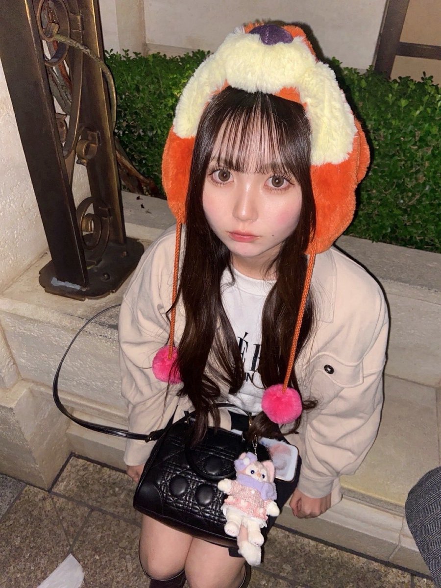 mafuyu_hinaoka's tweet photo. 改めて自己紹介をします！🐣🤍゛

⚪︎雛岡まふゆ (まふゆですが6月生まれです)
⚪︎150cm (身長は12歳の時に止まりました)
⚪︎一人っ子(たくさん習い事をさせてもらっていたため多趣味です)
⚪︎あずにゃんとスポンジボブが好き

新参者ですがよろしくお願いします🙏🏻♡ https://t.co/colaipfxmI