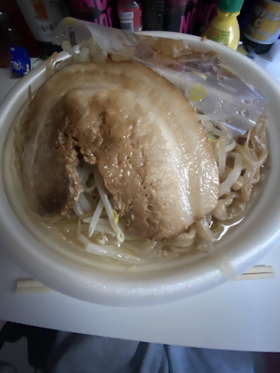 はな tweet media