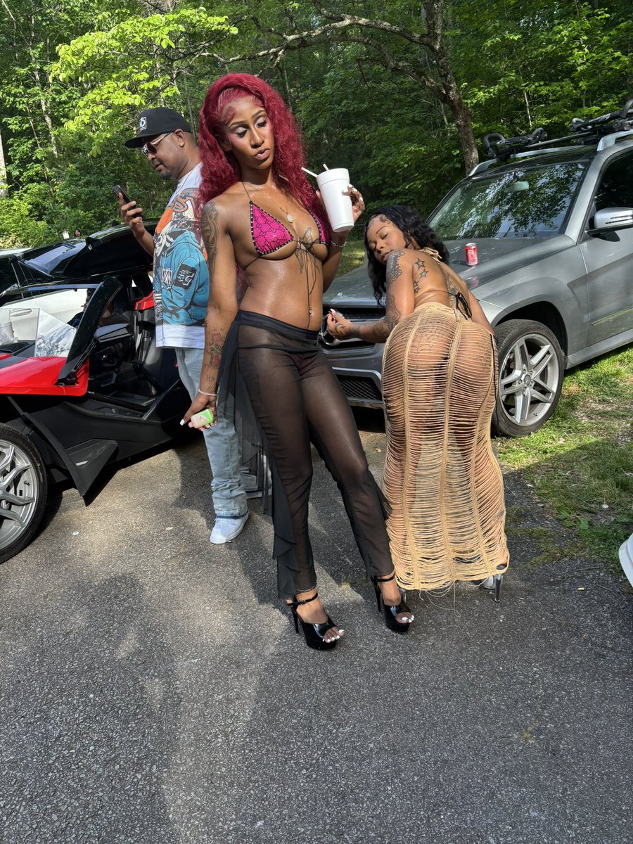 hescreamwicked's tweet photo. outside wit sum fine shyt dat dk how to act https://t.co/xROaEtn9dj