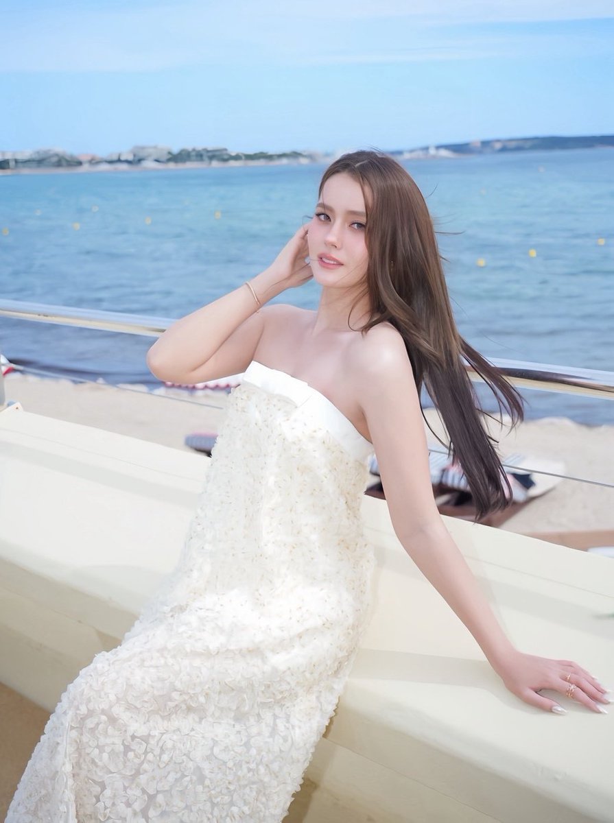 denisejelichafc's tweet photo. Denise at Cannes,France 🇫🇷 

https://t.co/u1pS2cKcWc

#Cannes2026
#คำสารภาพของหมอผี #ConfessionsOfaShaman
#เดนิสเจลีลชา #denisejelilcha https://t.co/qcEE06cq4m