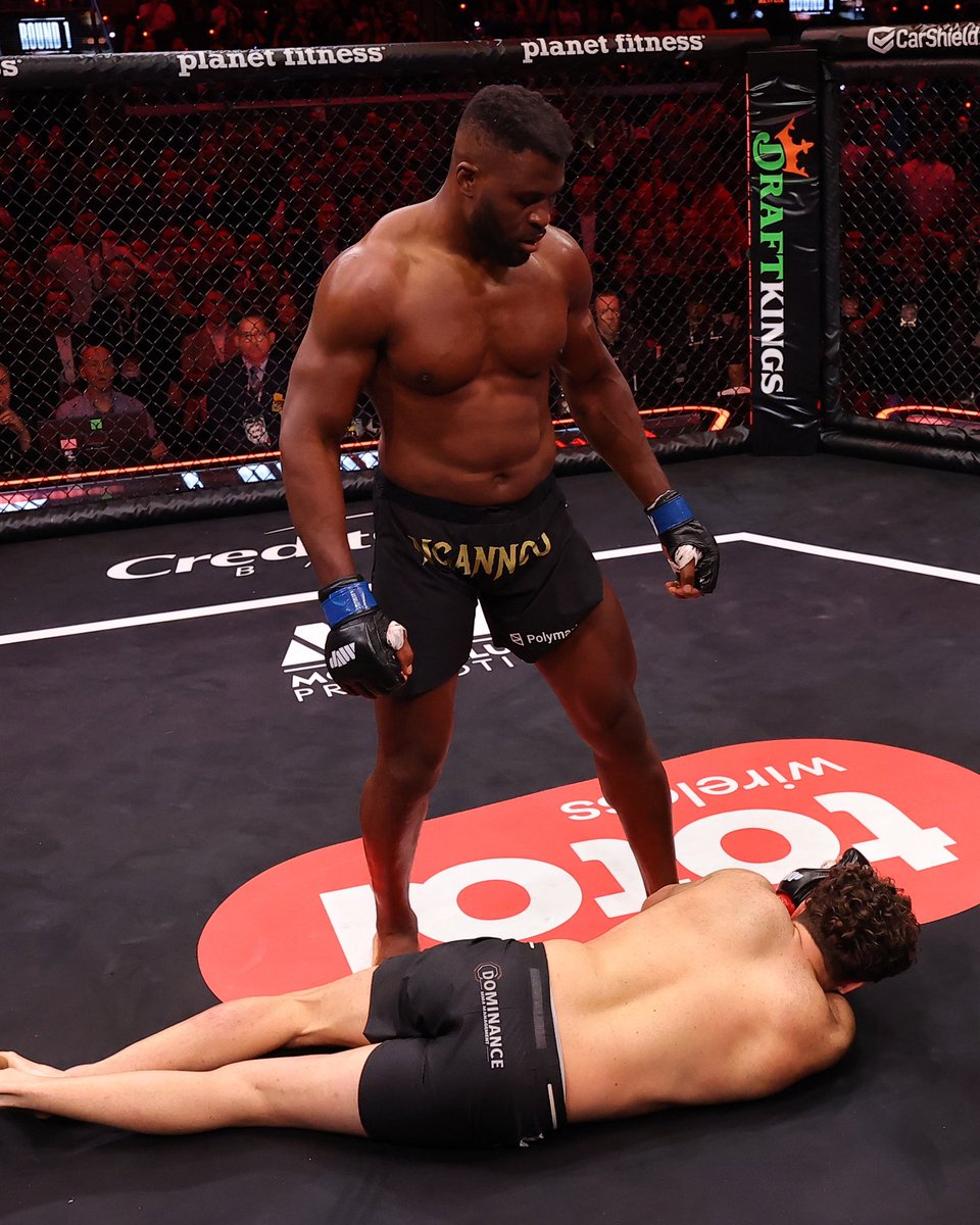 Francis Ngannou tweet media