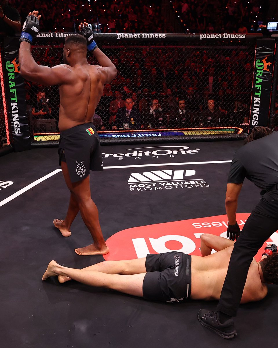 Francis Ngannou tweet media