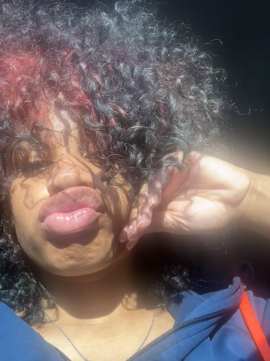 risoulja's tweet photo. natural gyal https://t.co/q4EnUzBxO1