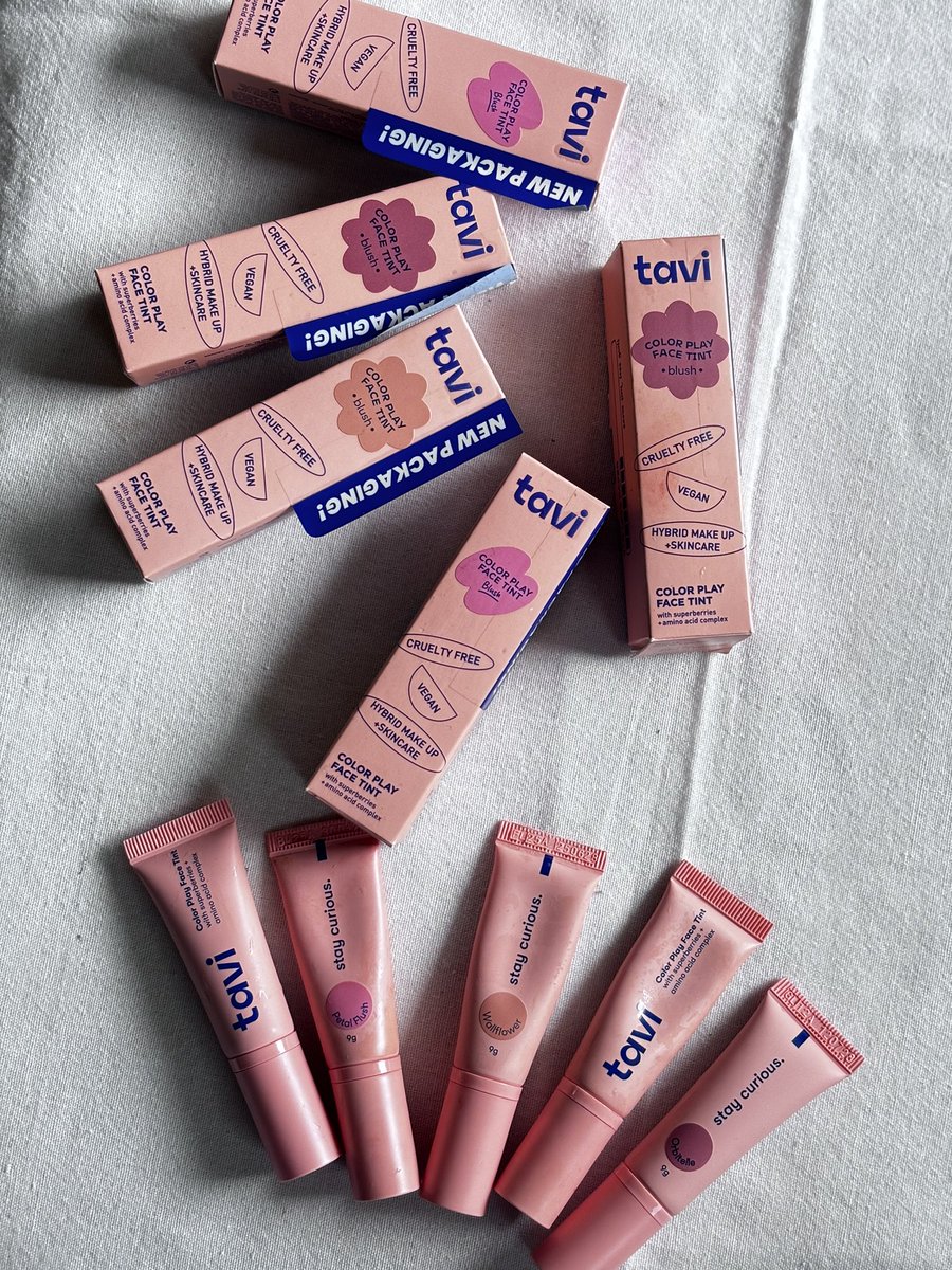 o89671's tweet photo. ‼️GIVEAWAY 1 PCS TAVI FACE TINT NEW‼️

- follow aku
- rt &amp; like tweet ini
- rt, like &amp; bookmark thread di bawah ini
- reply dom kalian yaah

Nitip tolong doakan ak cepet dapet kerja baru! 

End secepatnya, goodluck🤗🫰 #zonauang️ #zonajajan #giveaway https://t.co/dCJAQnX6pc