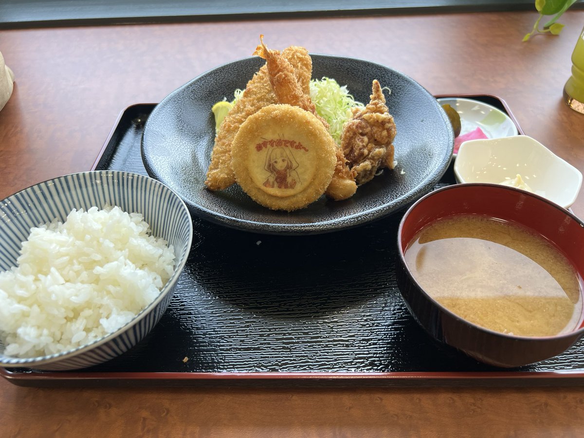 MBF_PO4's tweet photo. おすすめって書いてあったから食べる https://t.co/zUDb4Gn9jr